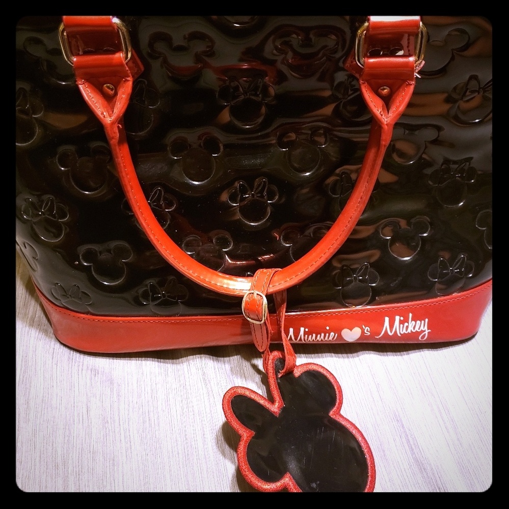 Loungefly Minnie Mouse purse